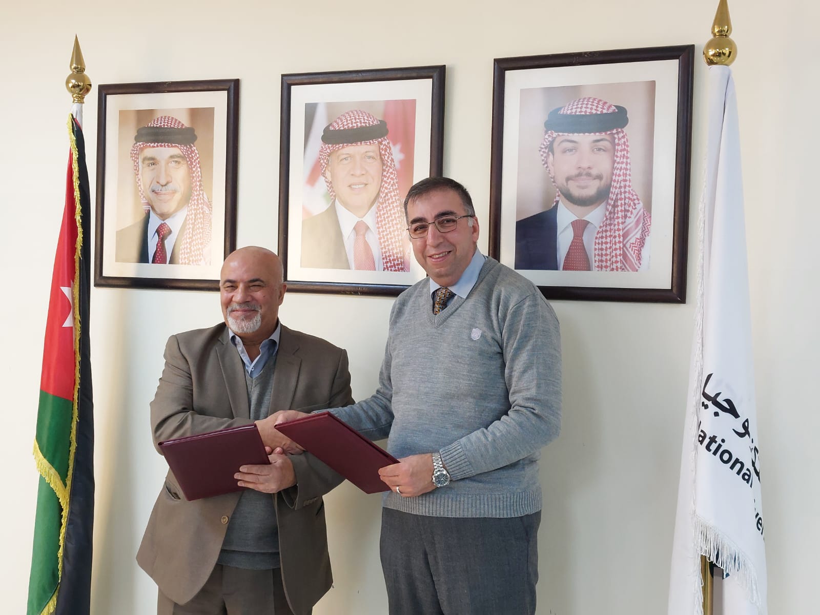 Madar Al-Saa Images 0.5069792171945293