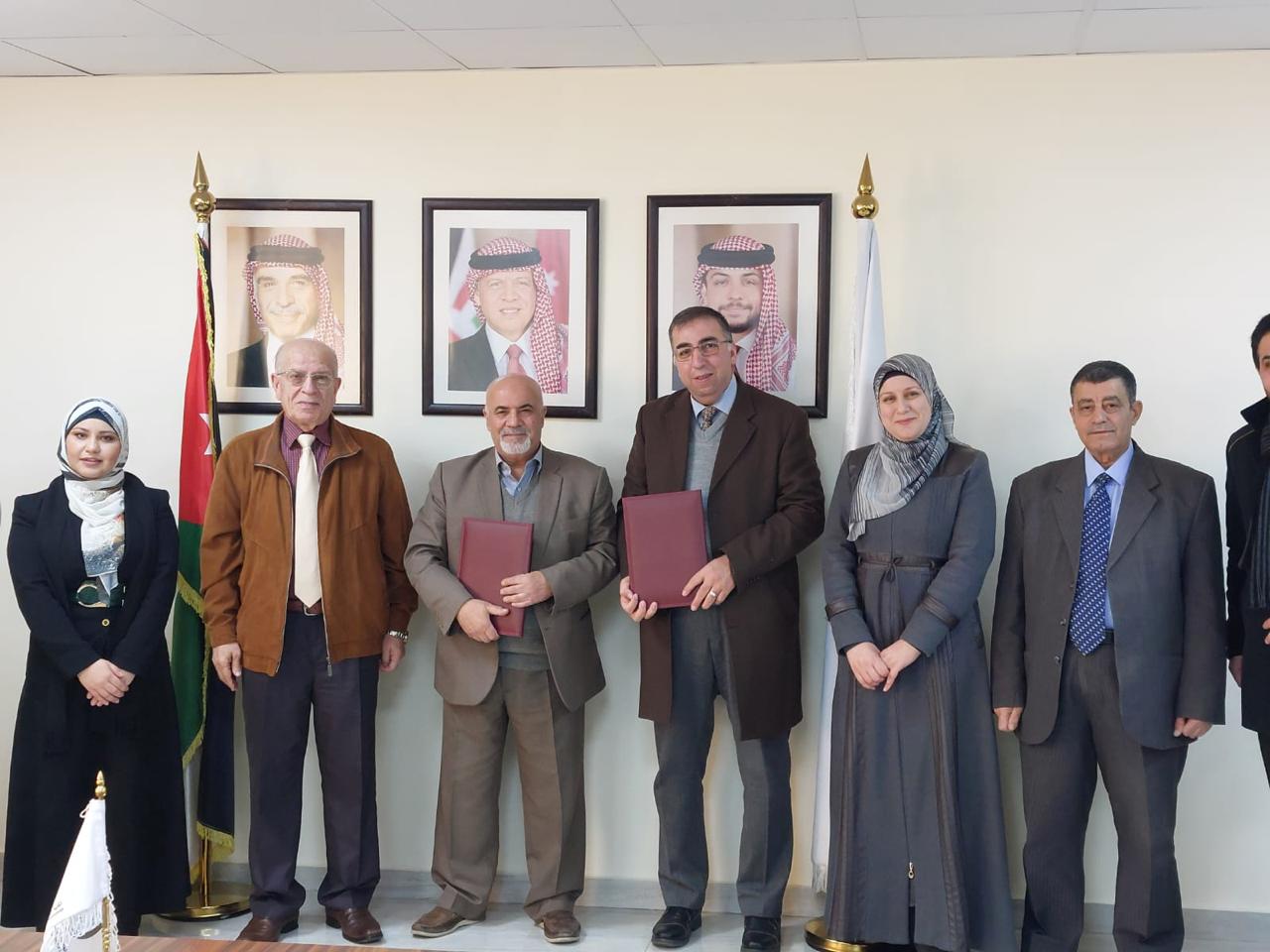 Madar Al-Saa Images 0.36856737196141154