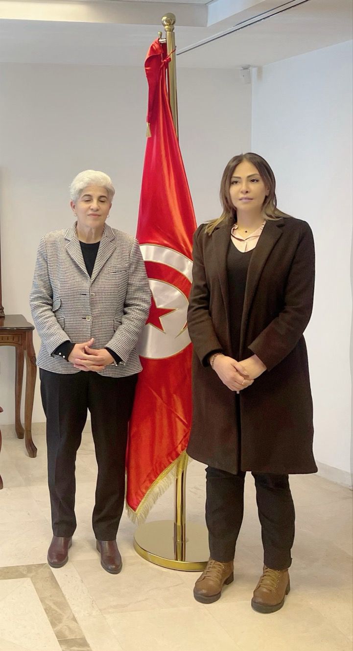 Madar Al-Saa Images 0.8695611638471137