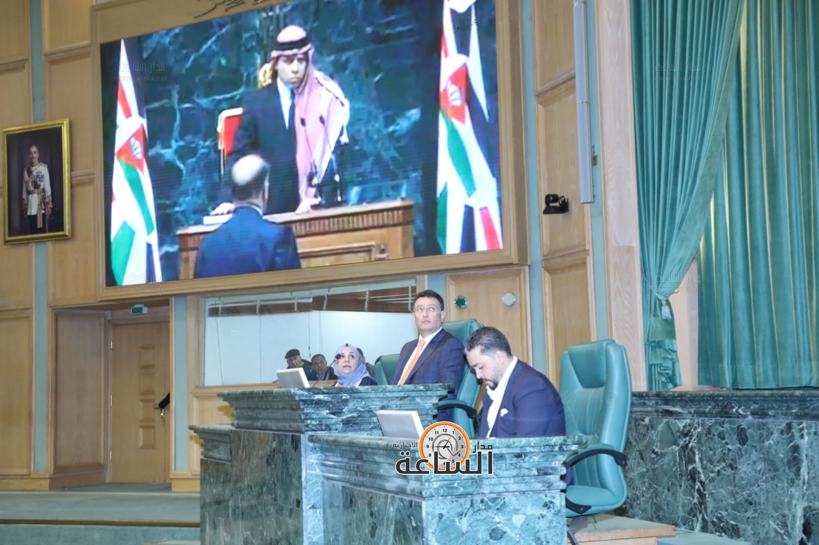 Madar Al-Saa Images 0.5401856840125137