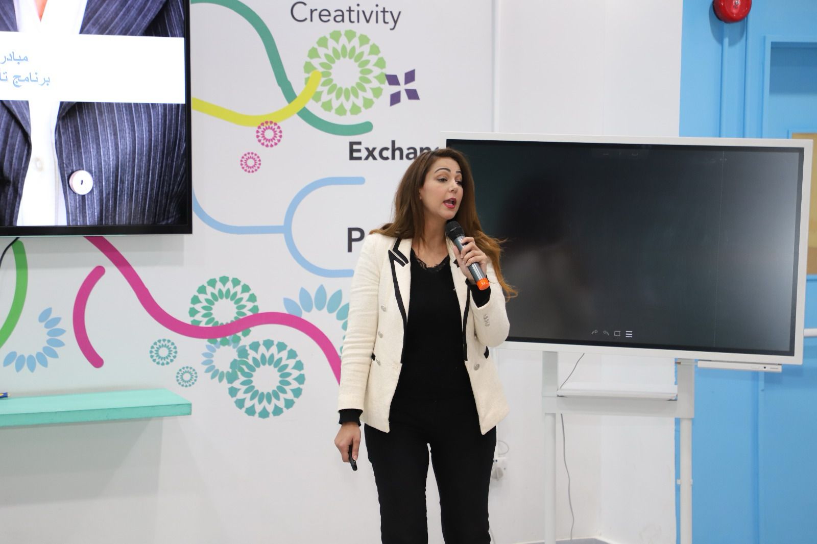 Madar Al-Saa Images 0.7221073854894191