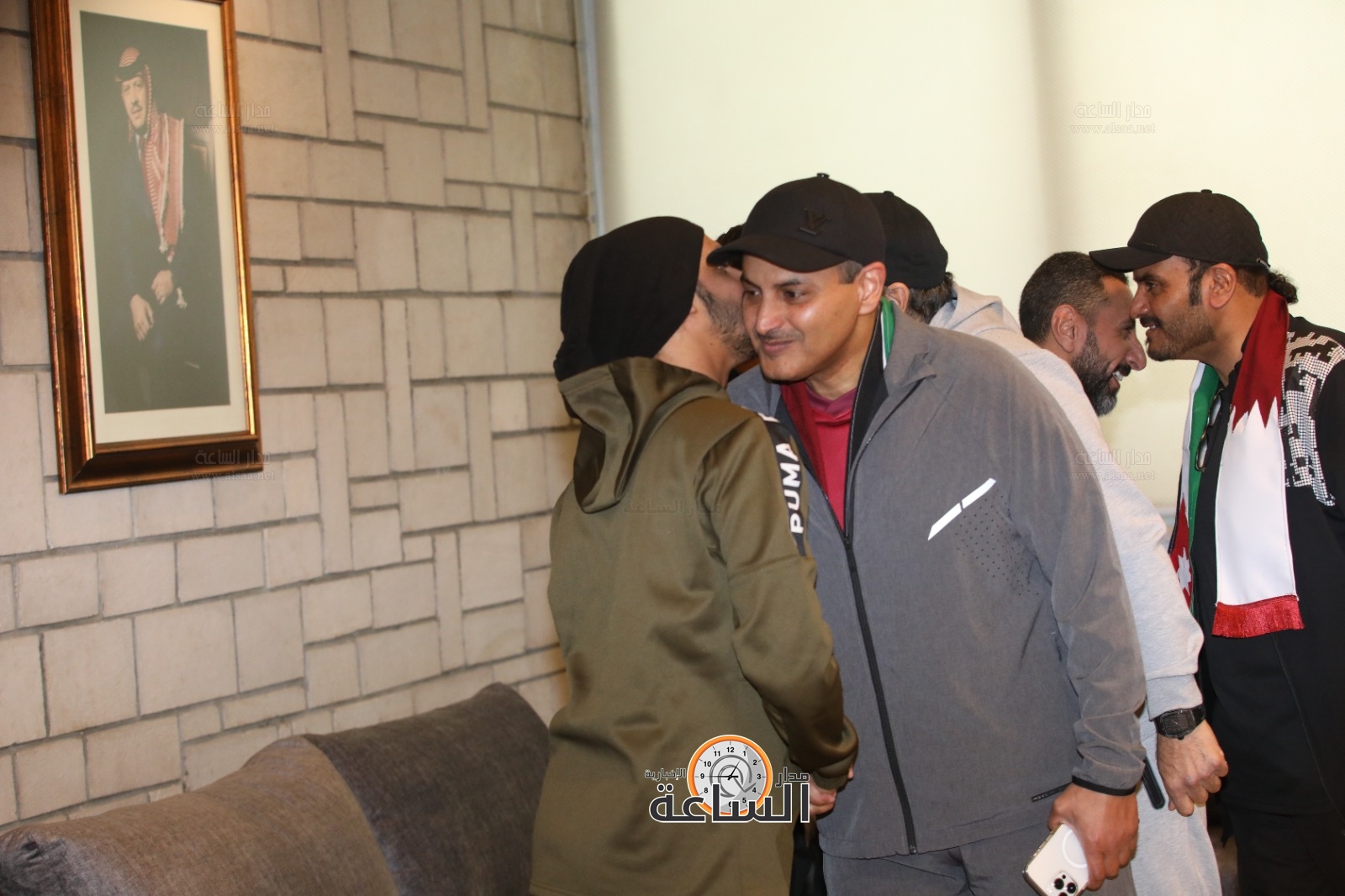 Madar Al-Saa Images 0.9636403090757053