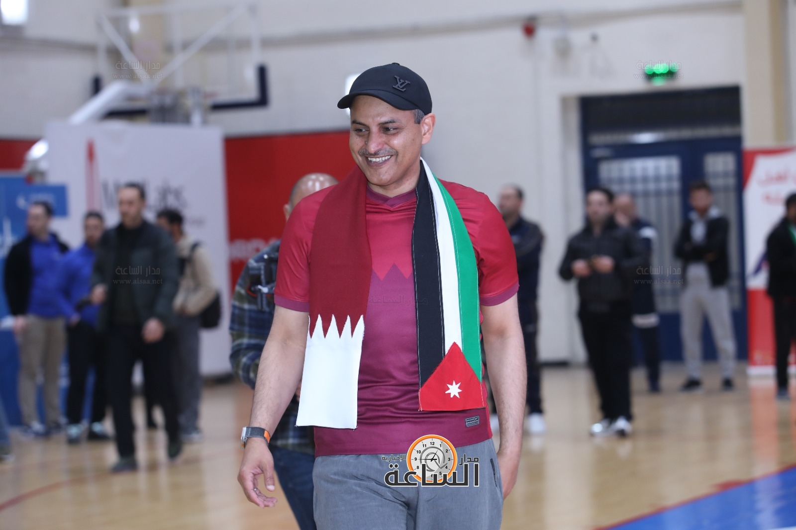 Madar Al-Saa Images 0.4858129204854138