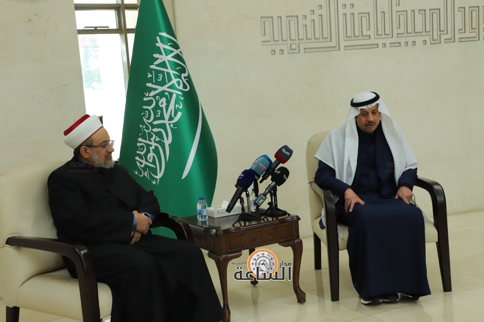 Madar Al-Saa Images 0.9665607925445314