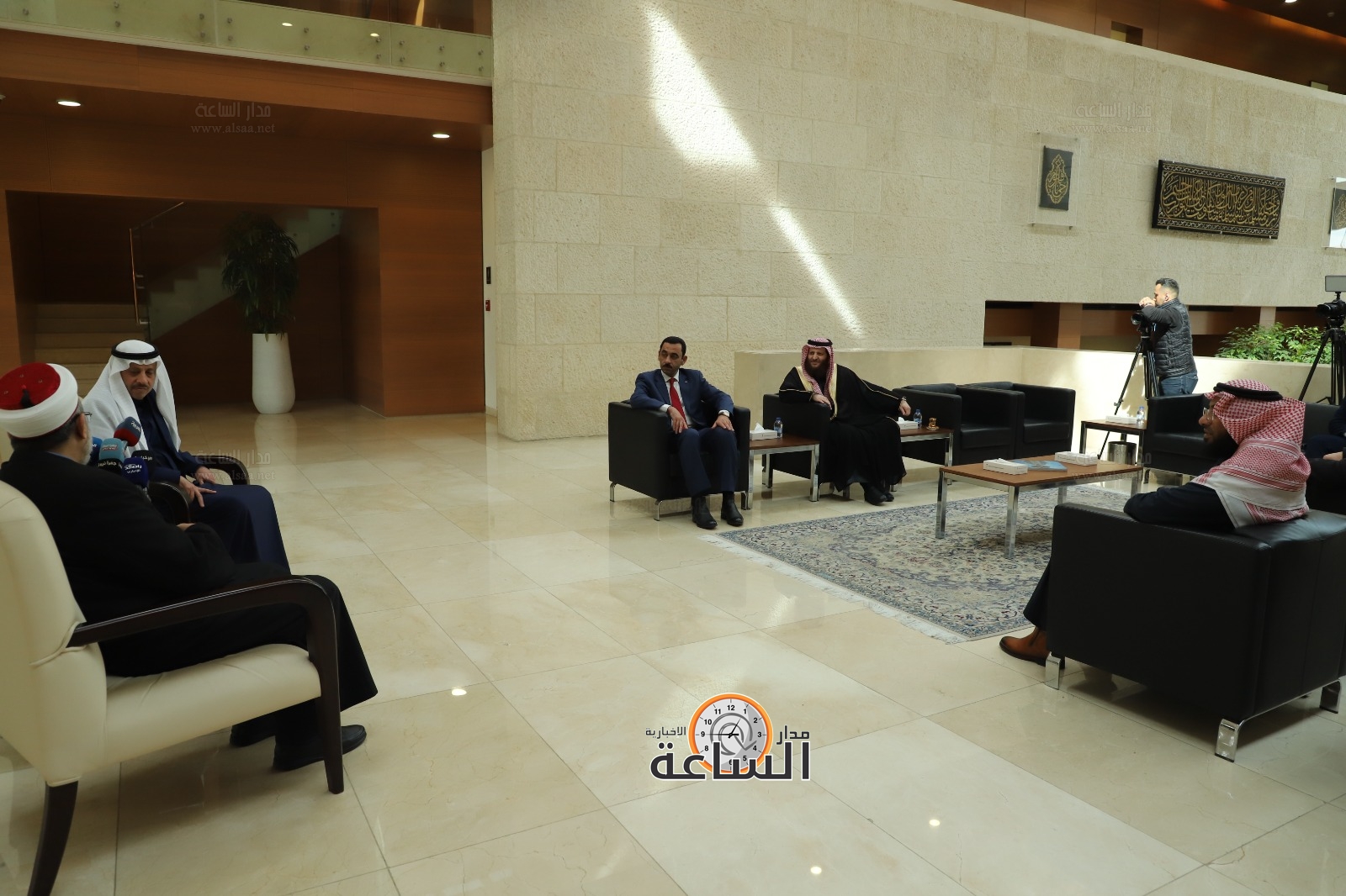 Madar Al-Saa Images 0.27174410372242064