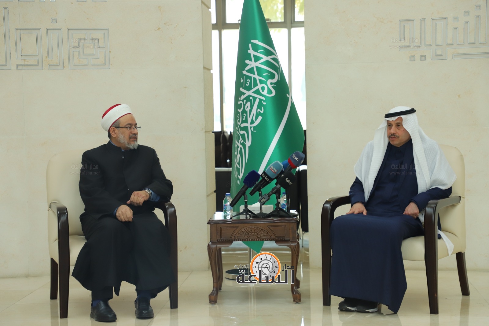 Madar Al-Saa Images 0.3395096476235626