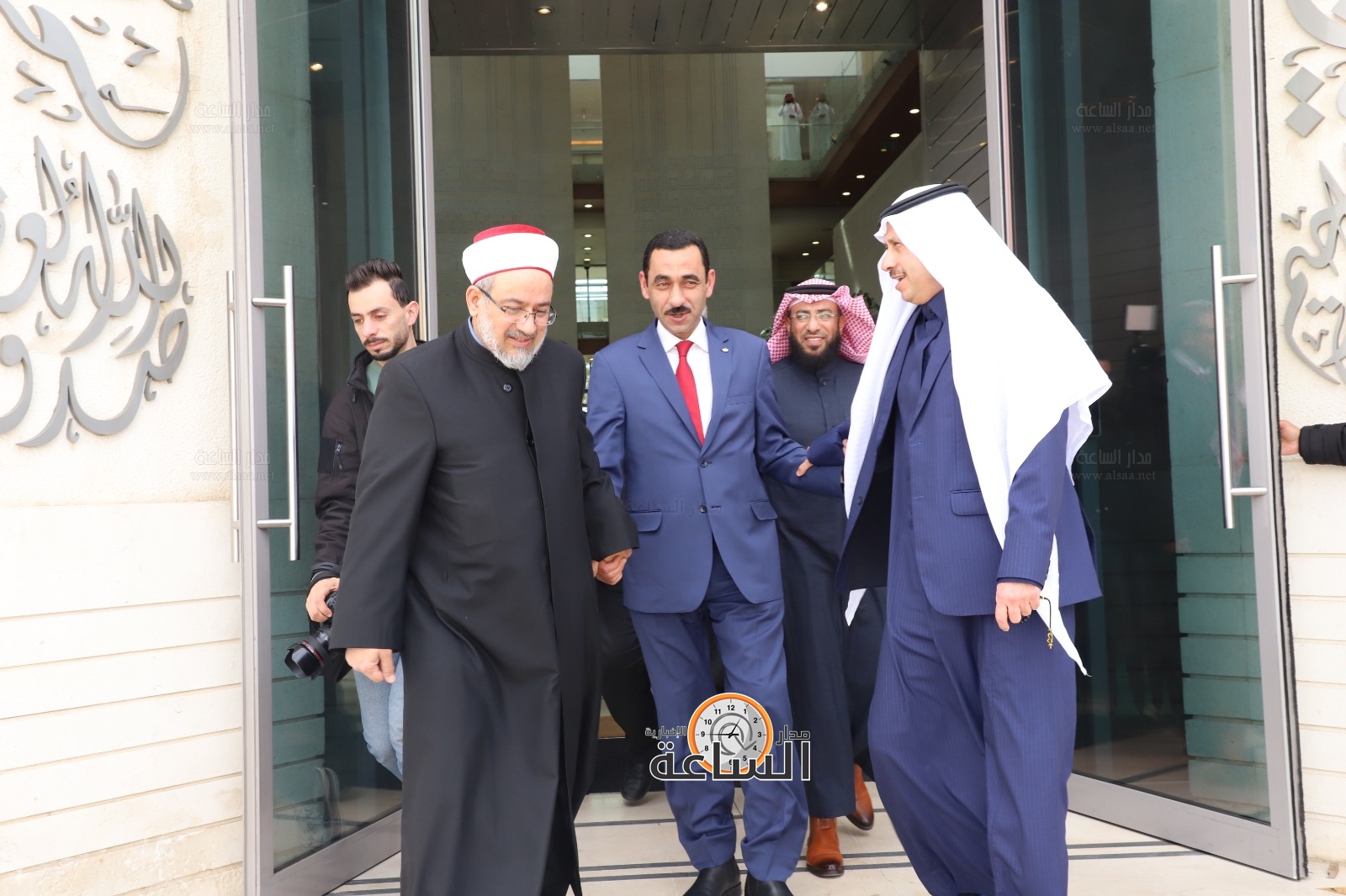 Madar Al-Saa Images 0.9518549049504186