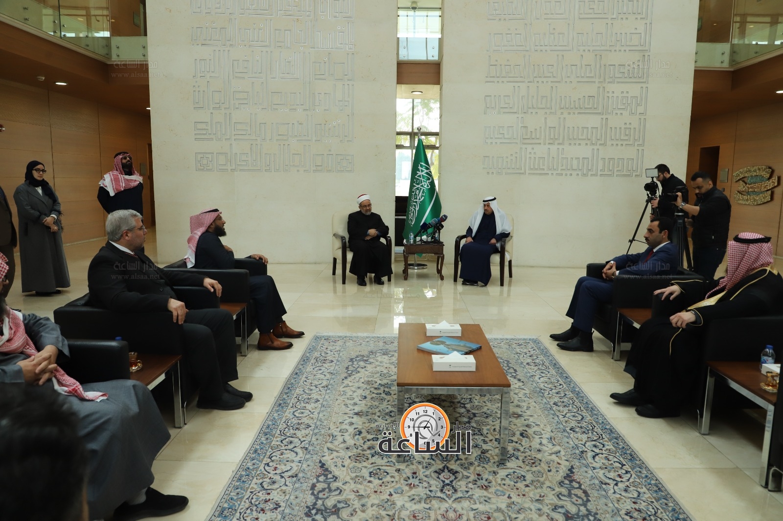 Madar Al-Saa Images 0.20273073462827207