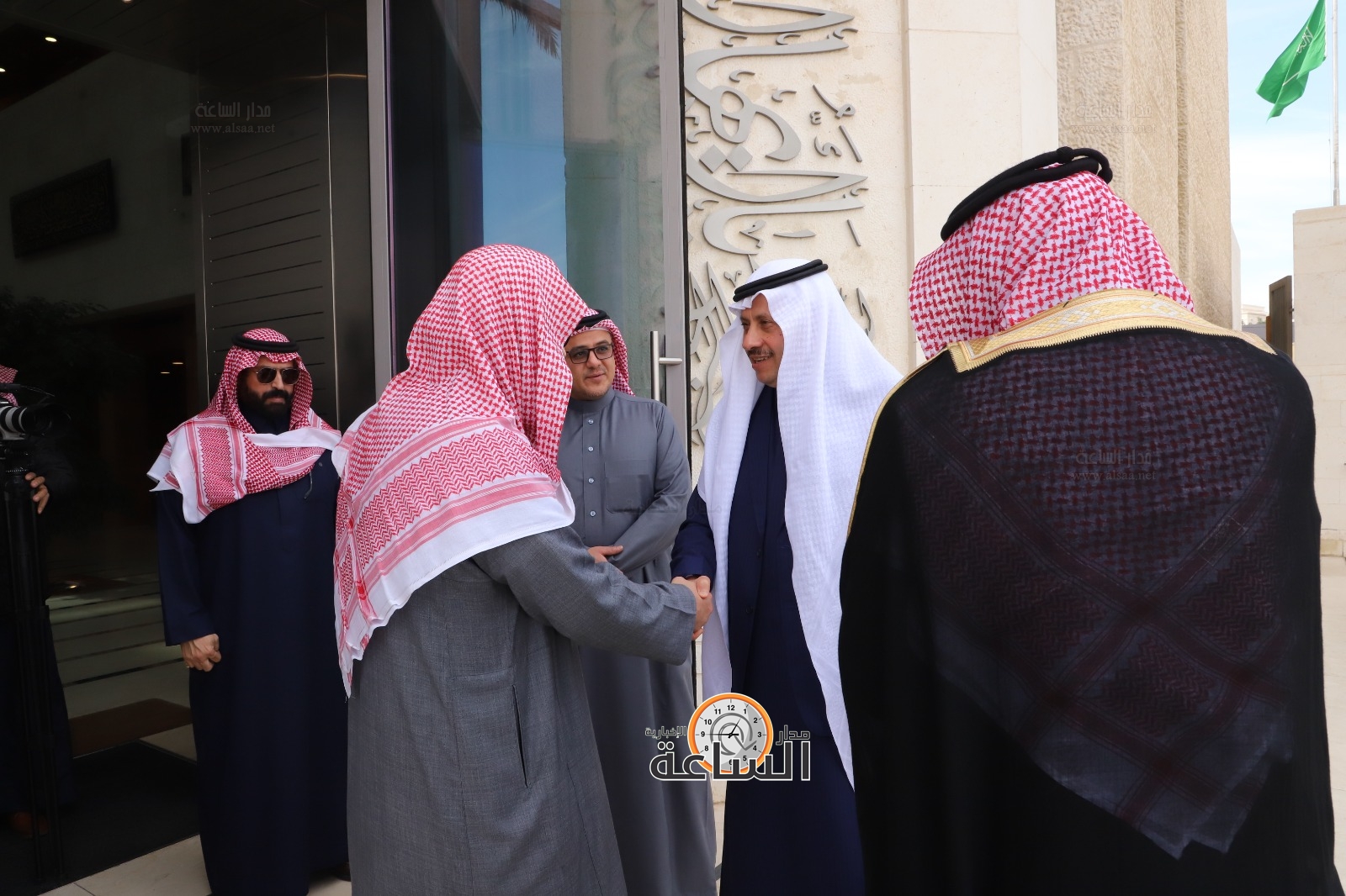 Madar Al-Saa Images 0.31217375360725486