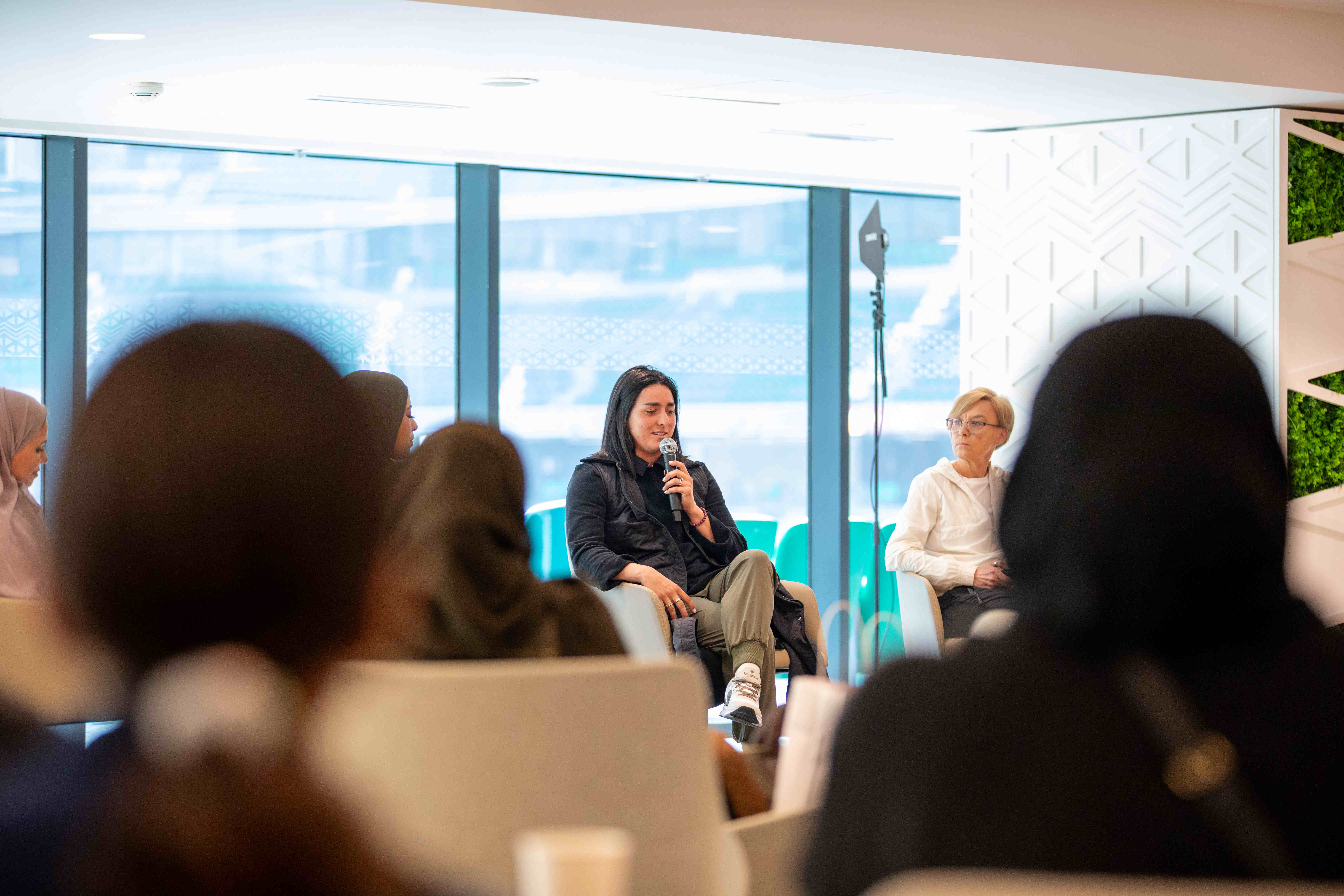 Madar Al-Saa Images 0.7910538872405146