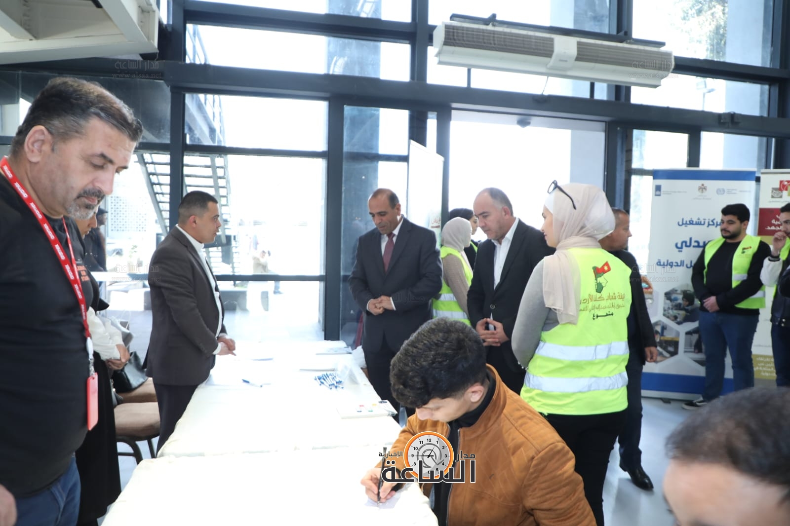 Madar Al-Saa Images 0.690377552716885