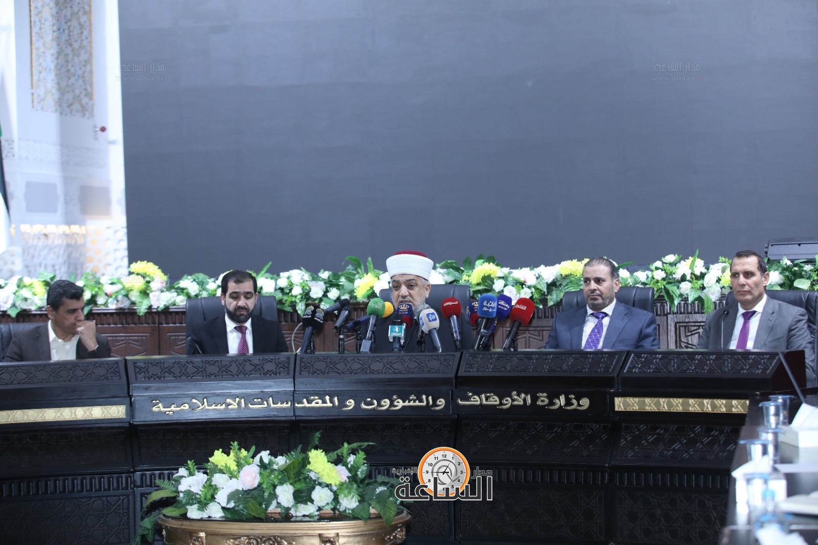 Madar Al-Saa Images 0.6368335140918497