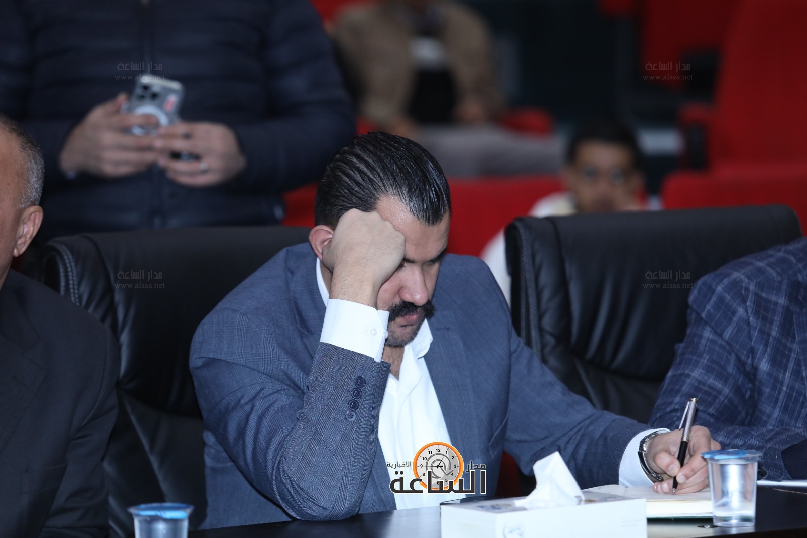 Madar Al-Saa Images 0.4858143367770822