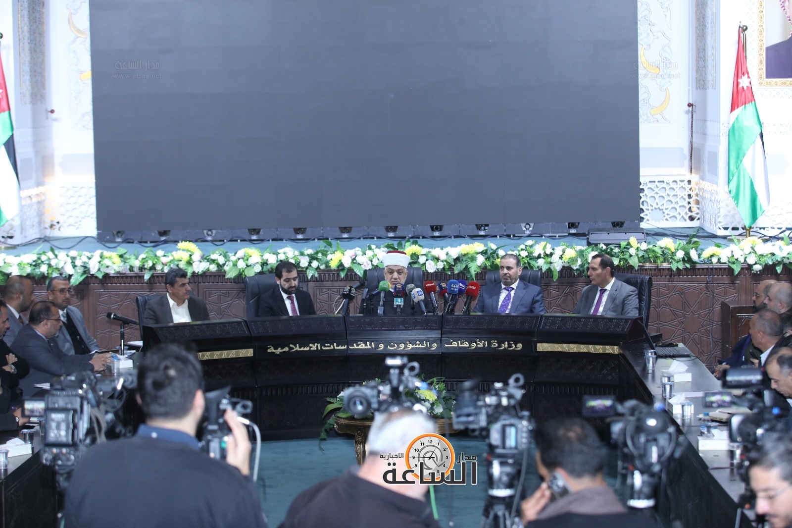 Madar Al-Saa Images 0.17848062629101014