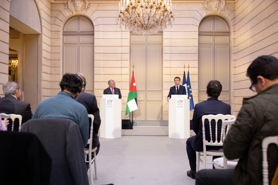 Madar Al-Saa Images 0.6404399056286061