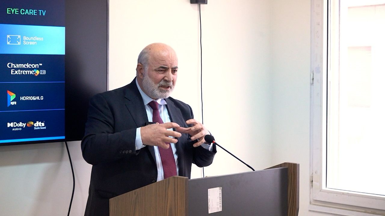 Madar Al-Saa Images 0.9607263295120587