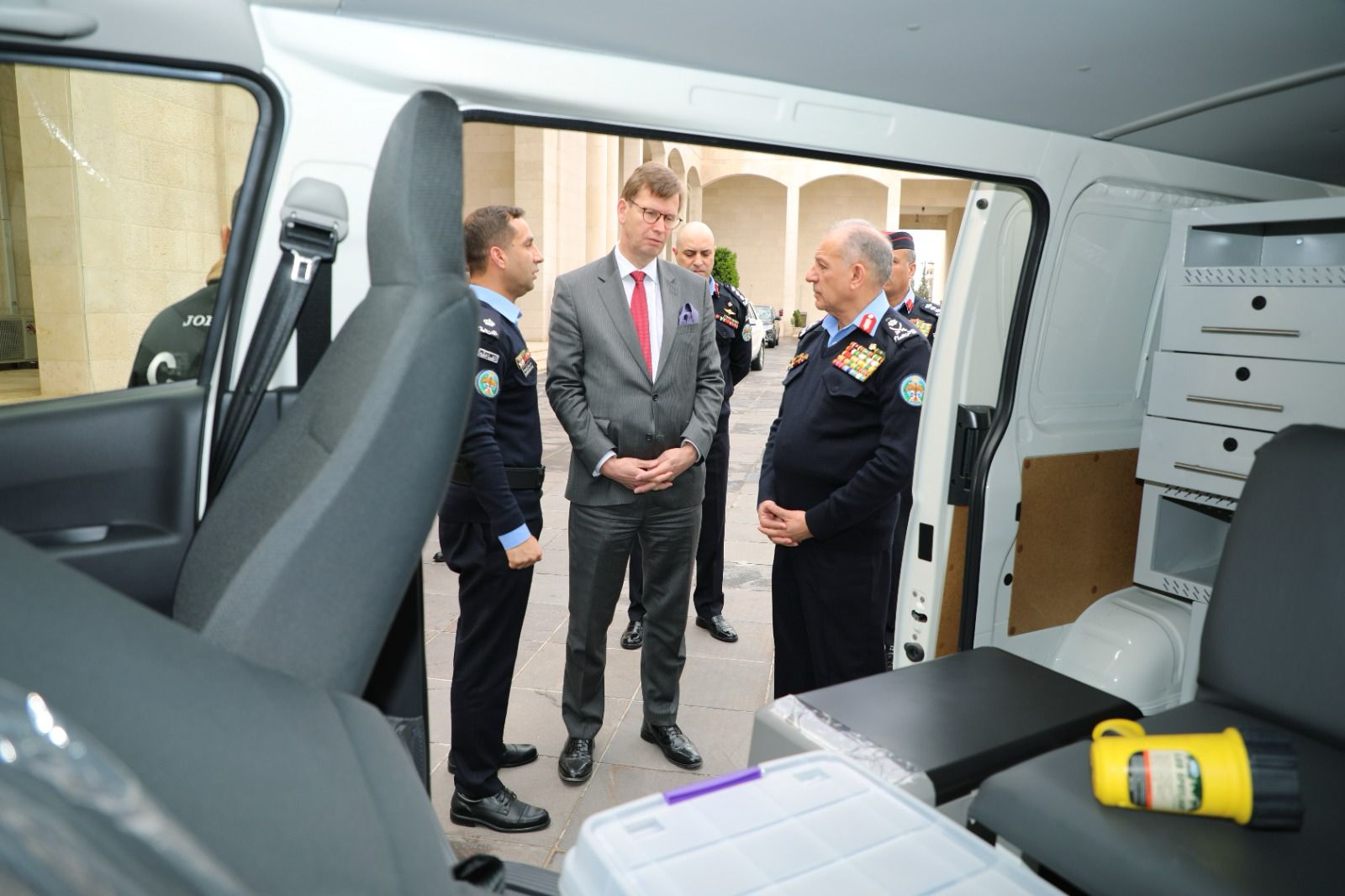 Madar Al-Saa Images 0.4705951261844057