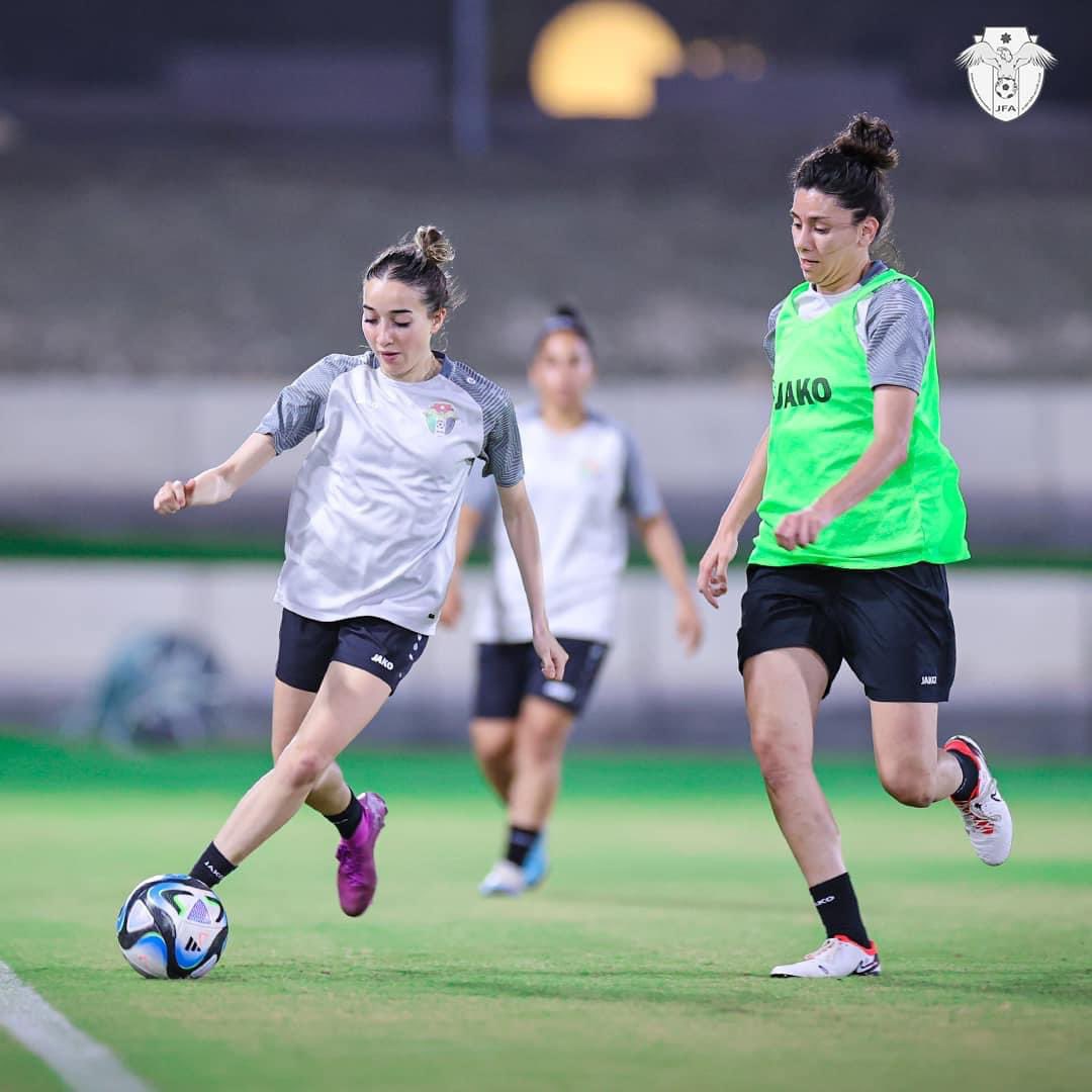 Madar Al-Saa Images 0.034973600484605516