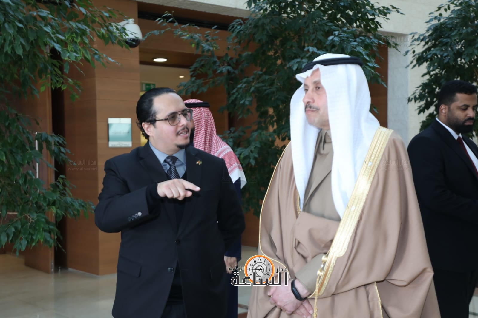 Madar Al-Saa Images 0.11380795415543221