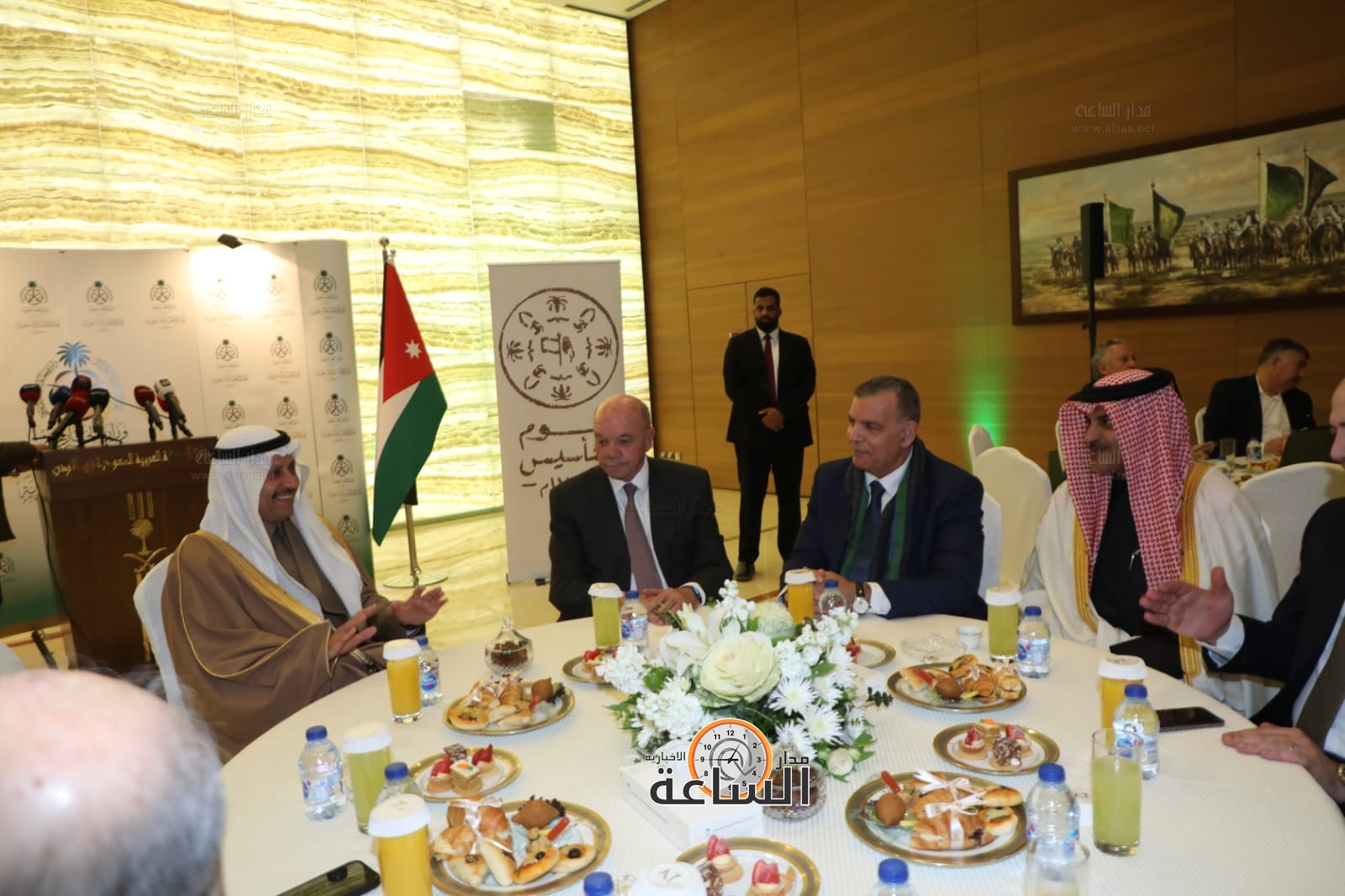 Madar Al-Saa Images 0.6351843366604146