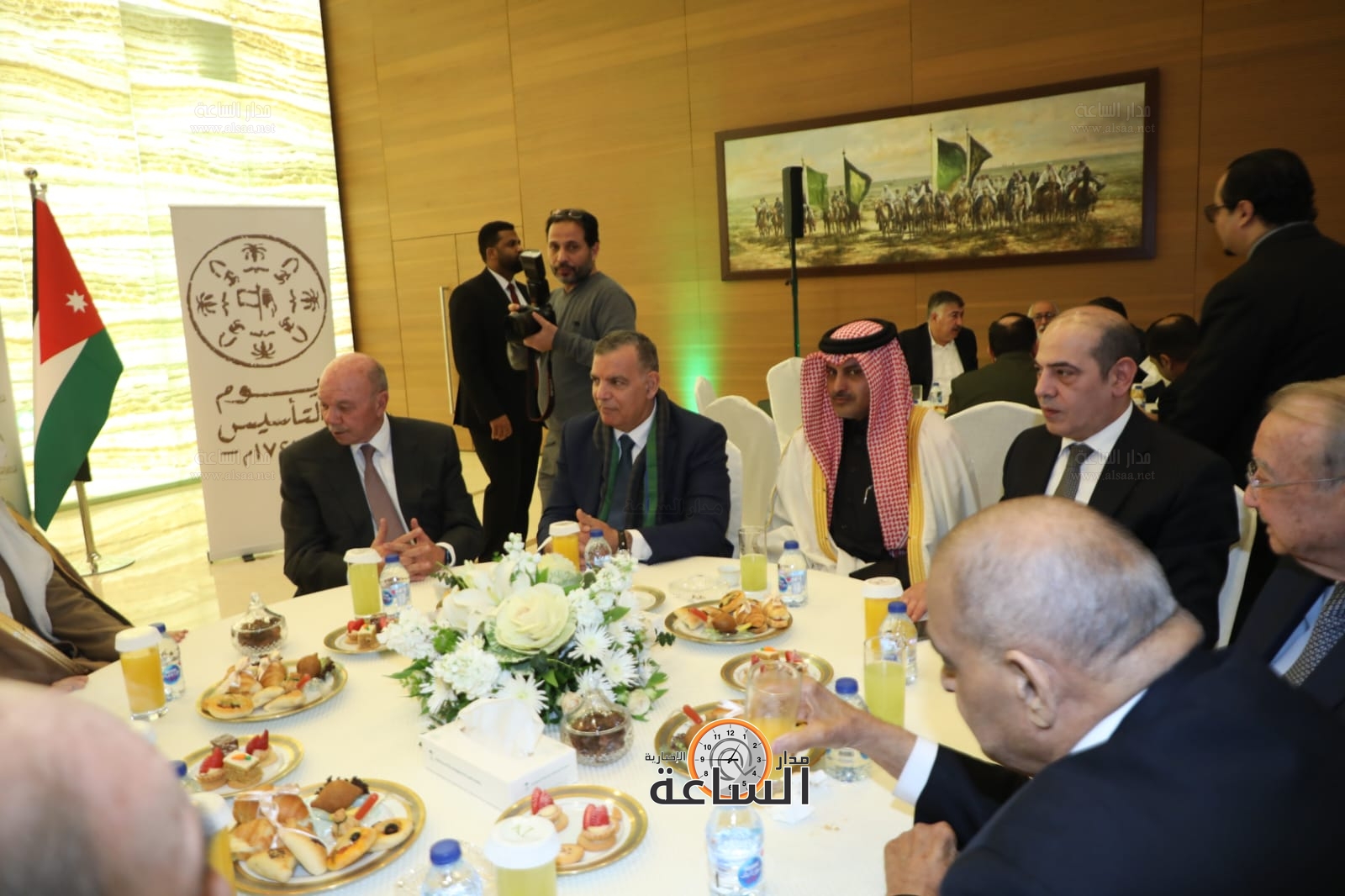 Madar Al-Saa Images 0.4018680692477179