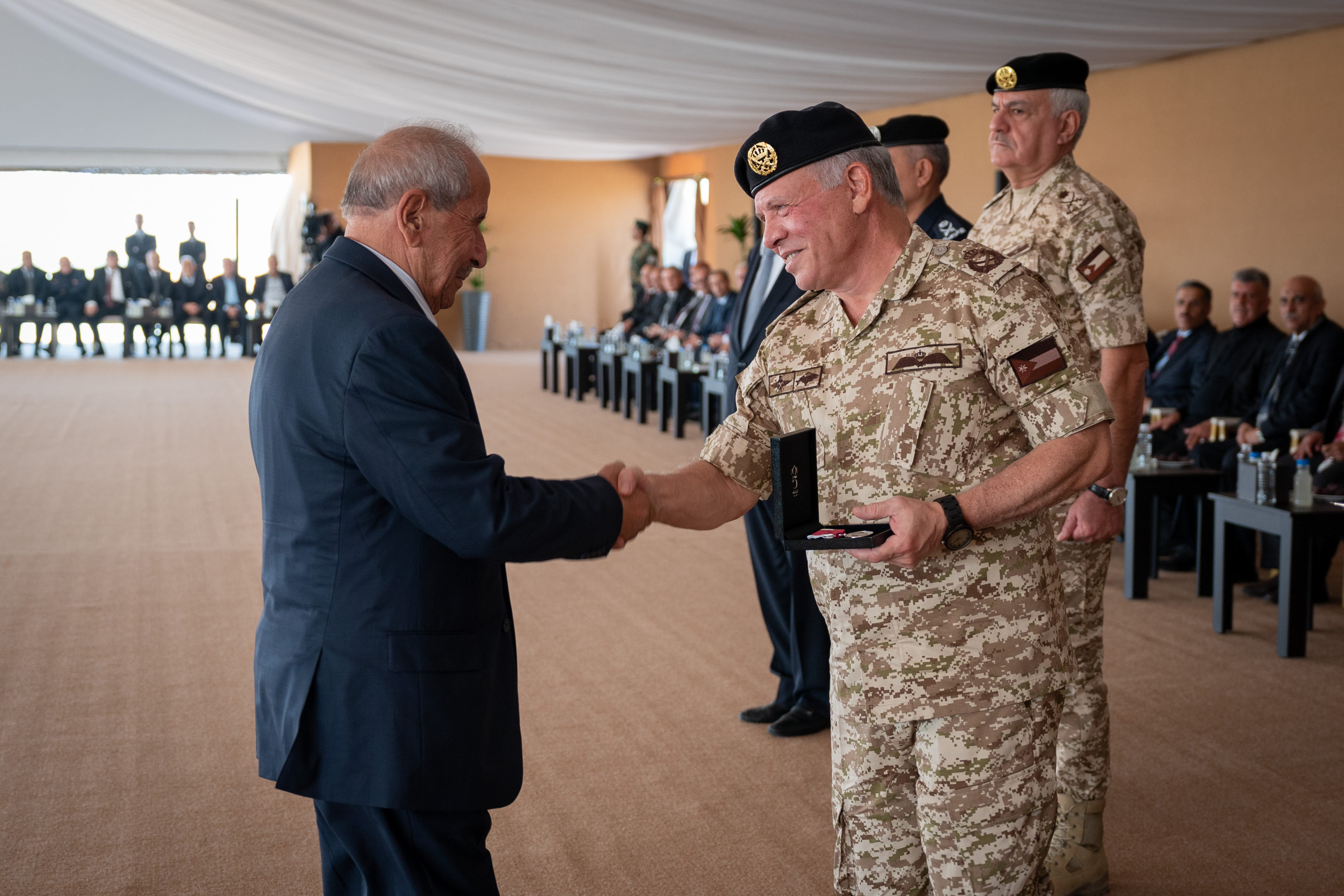 Madar Al-Saa Images 0.2808166514837622