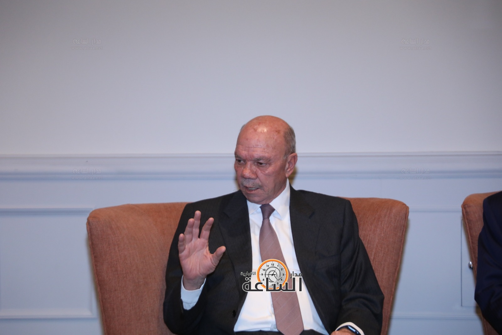 Madar Al-Saa Images 0.7779477170433522