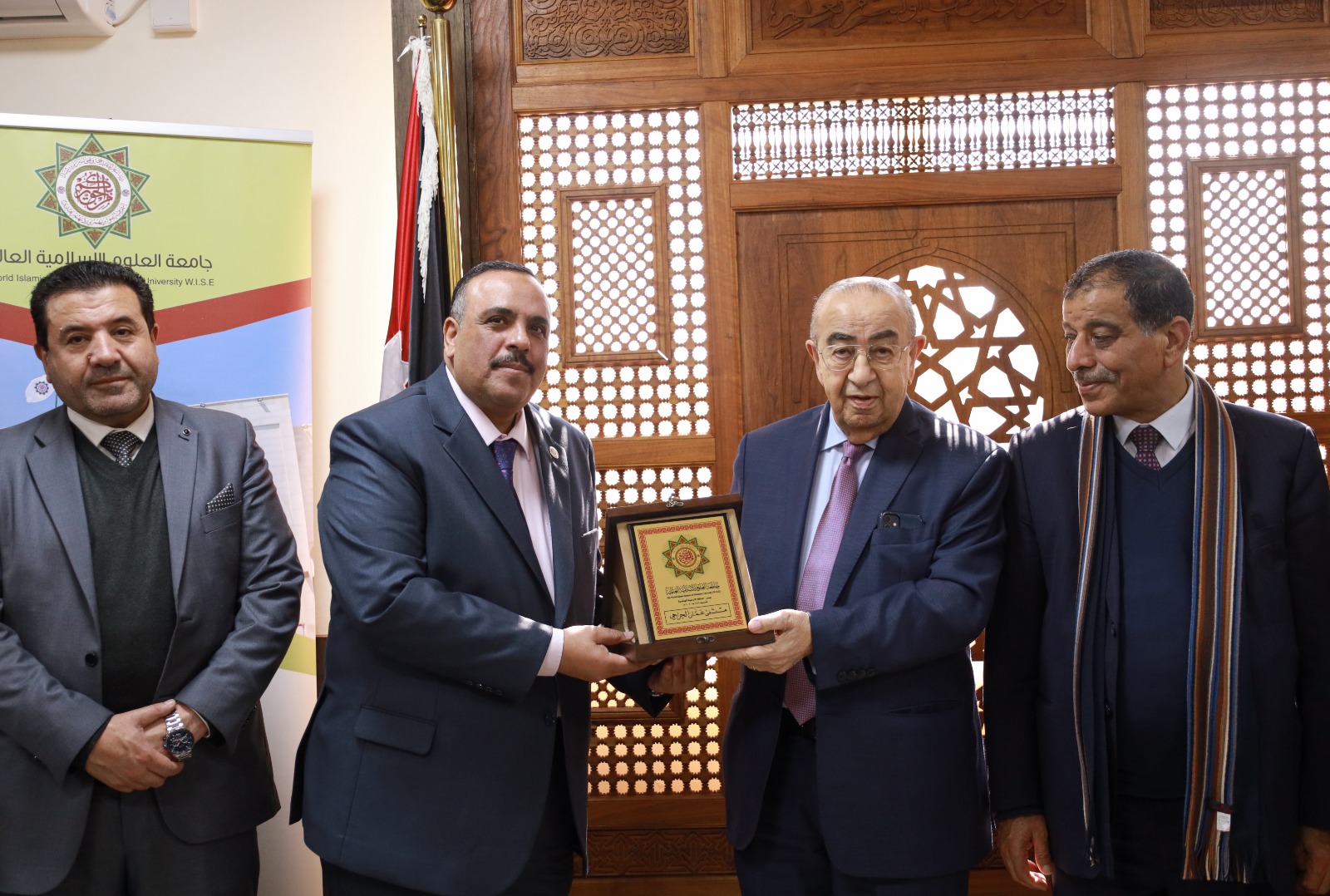 Madar Al-Saa Images 0.2080030391637575