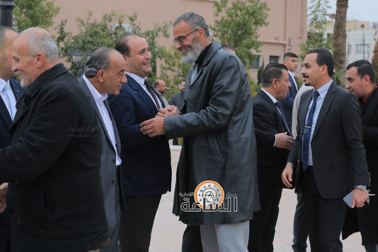 Madar Al-Saa Images 0.9262652216289231