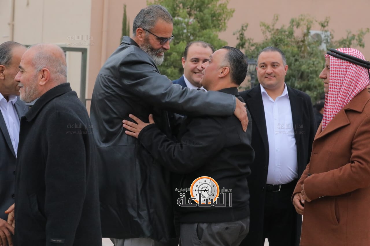 Madar Al-Saa Images 0.34980691724008595