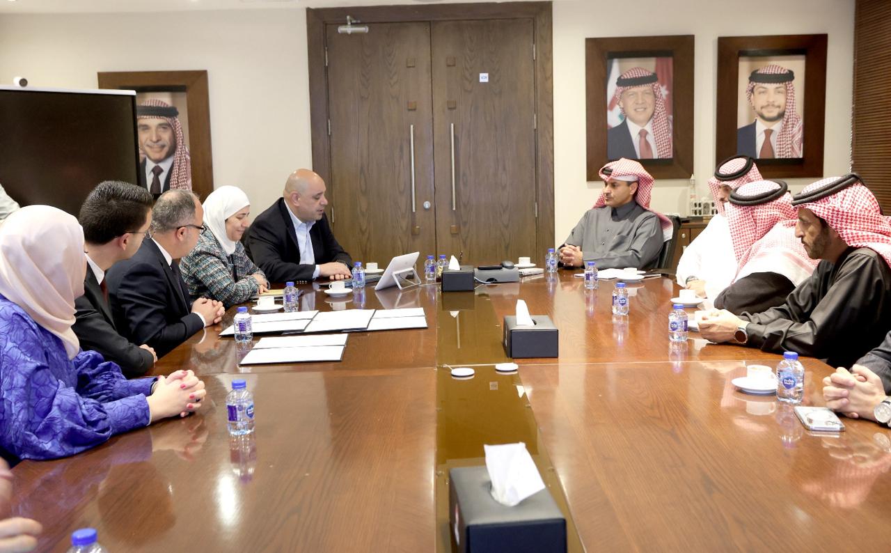 Madar Al-Saa Images 0.2804757344555271