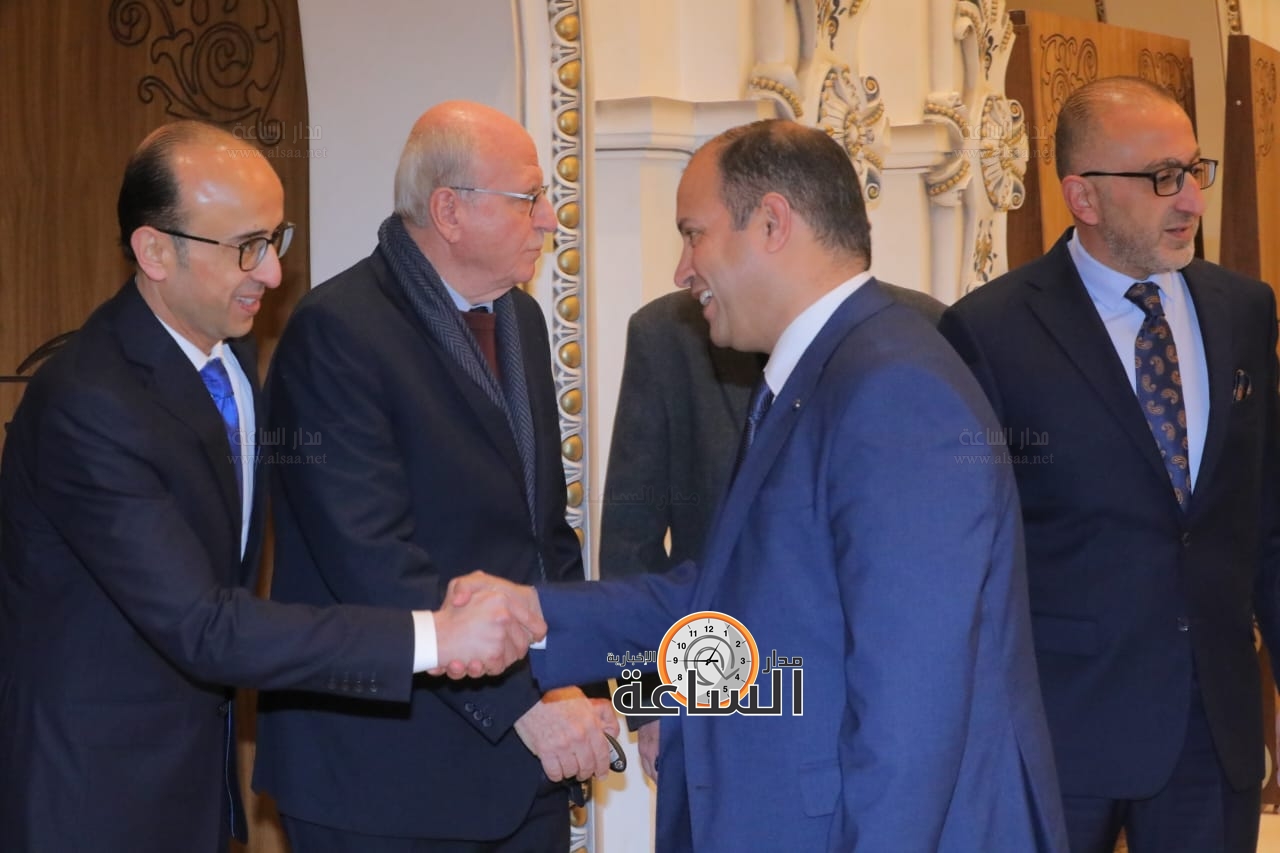 Madar Al-Saa Images 0.4937172022568572