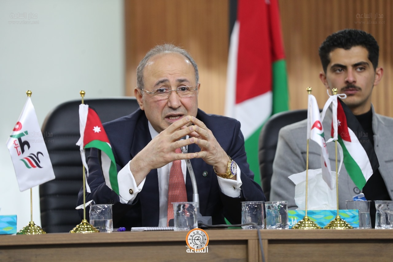 Madar Al-Saa Images 0.8597674213924915