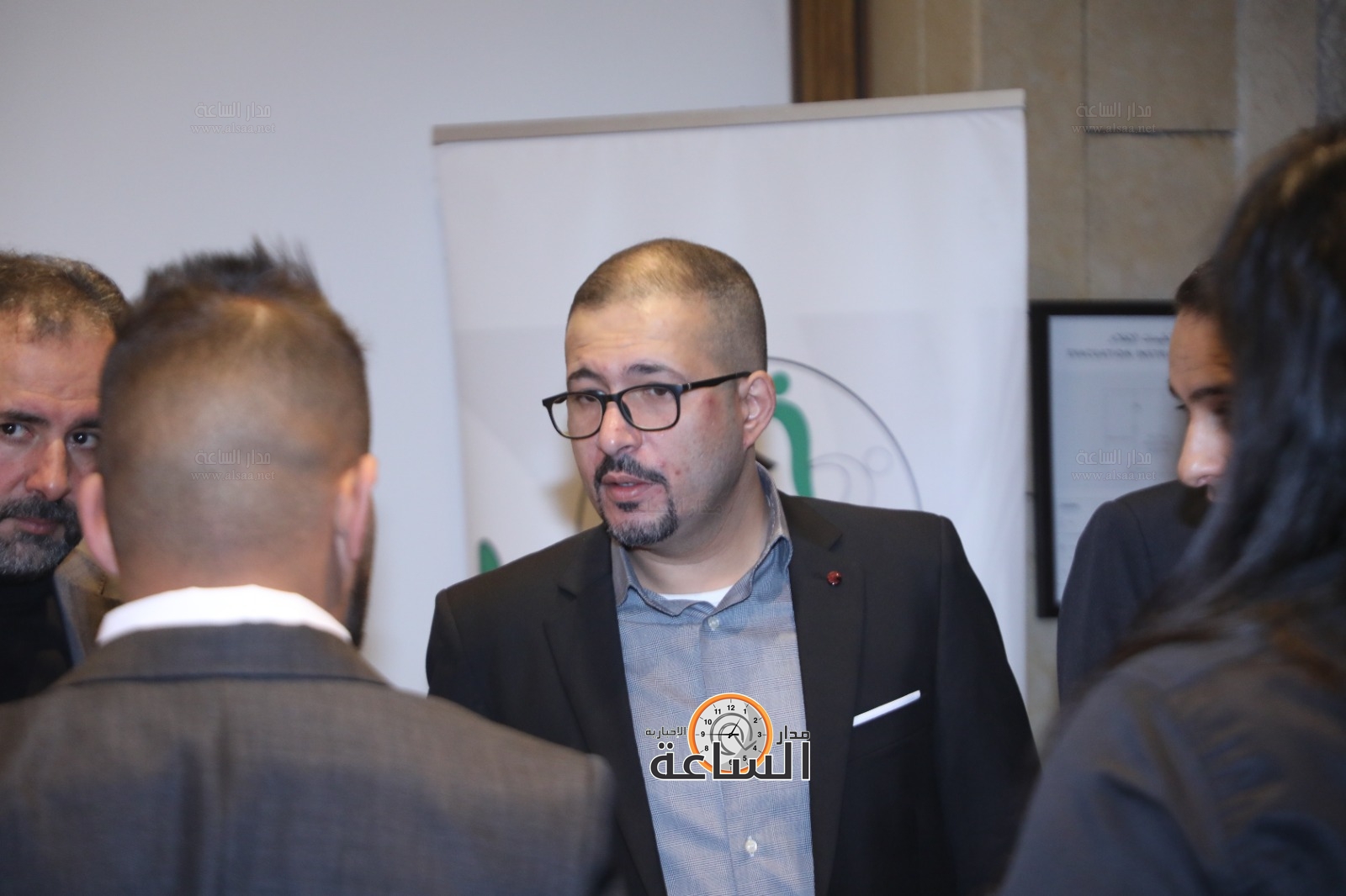 Madar Al-Saa Images 0.05057617170616169