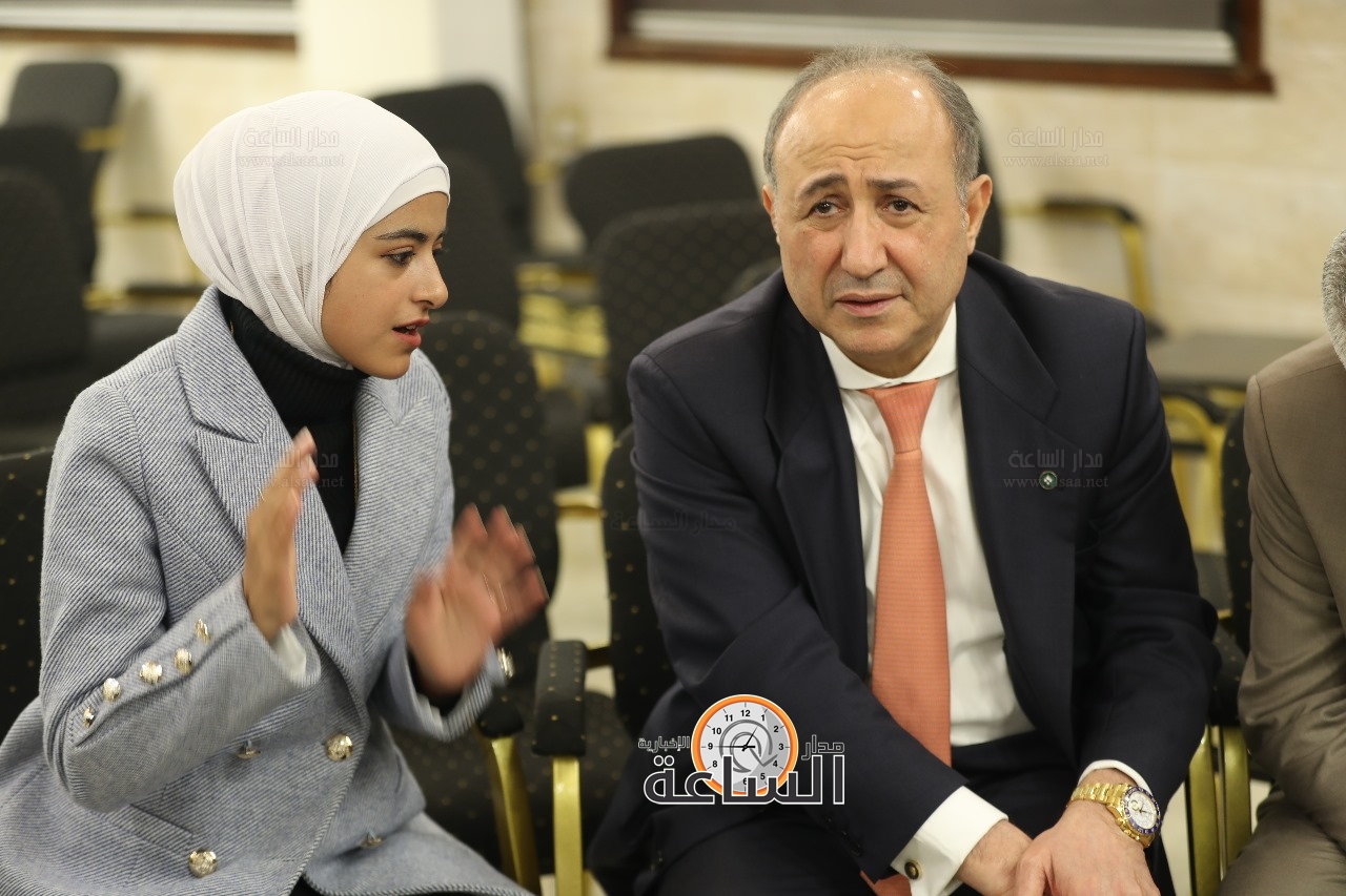 Madar Al-Saa Images 0.30110367996875276