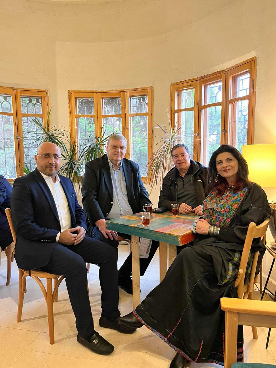 Madar Al-Saa Images 0.007596315041985546