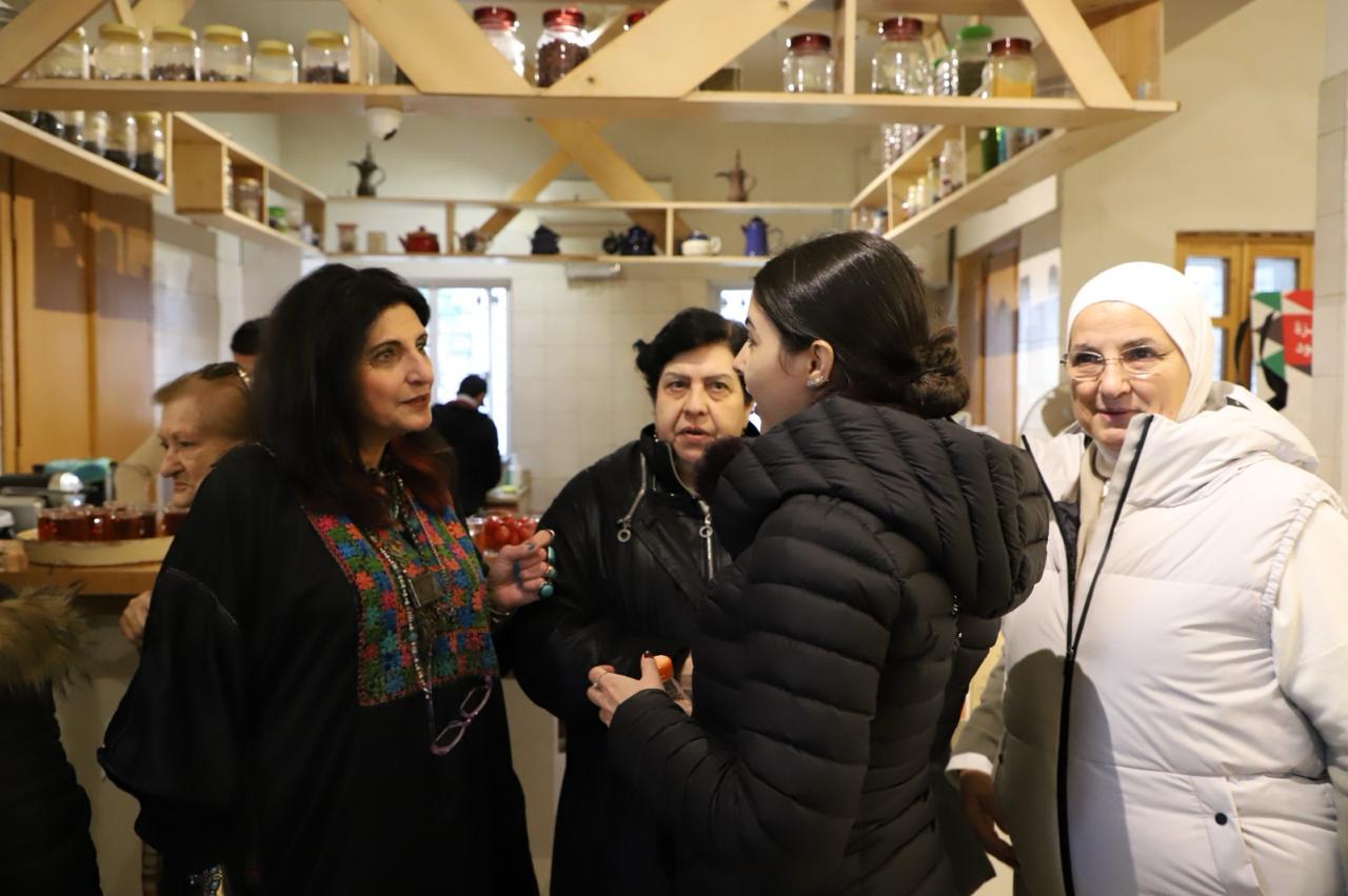 Madar Al-Saa Images 0.8578859024648724