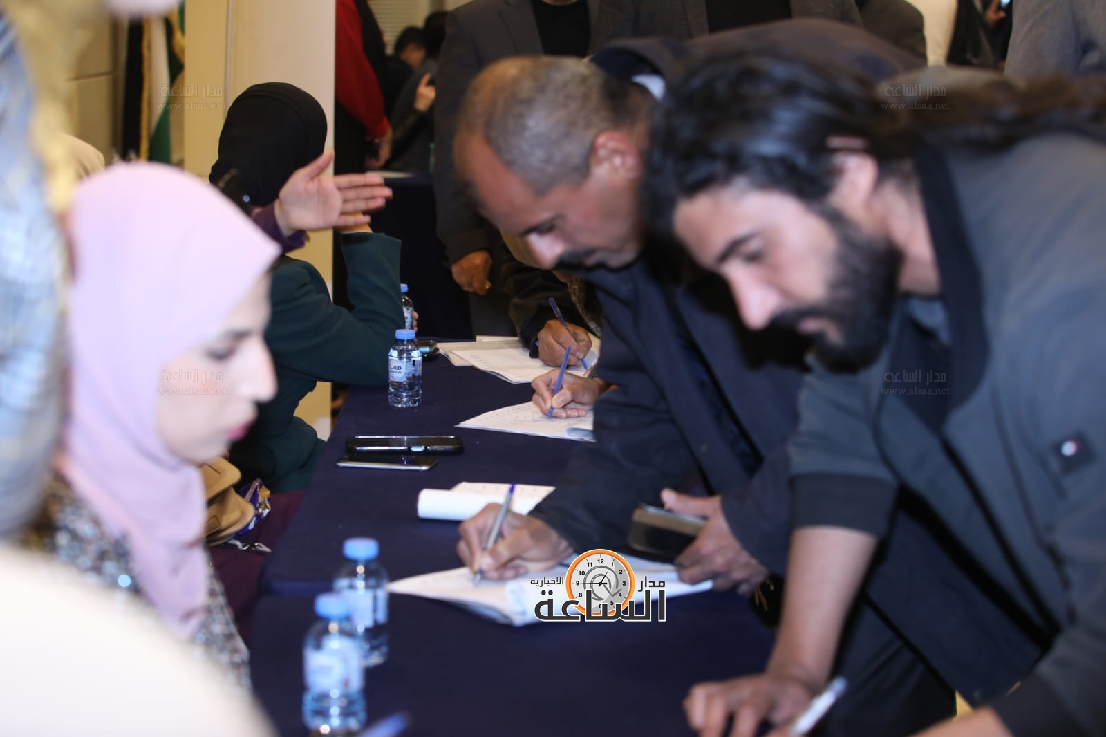 Madar Al-Saa Images 0.7141956155496834