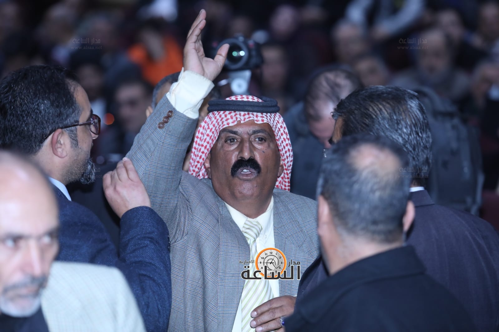 Madar Al-Saa Images 0.564477622530994