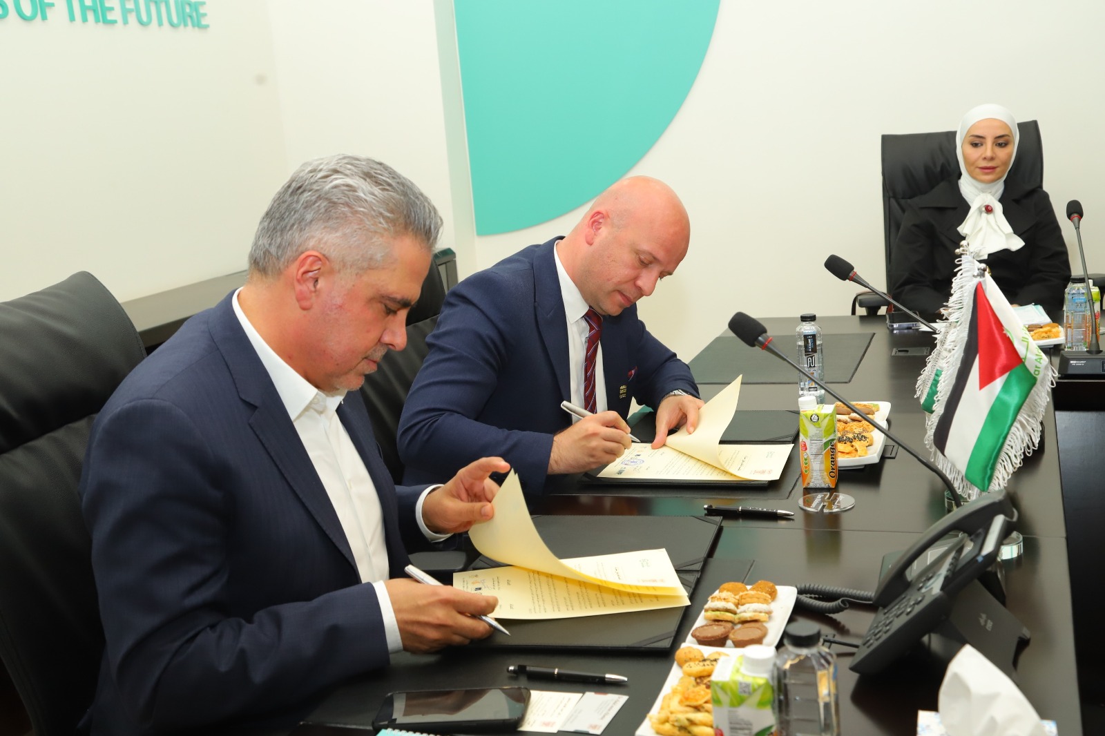 Madar Al-Saa Images 0.22267181631491217