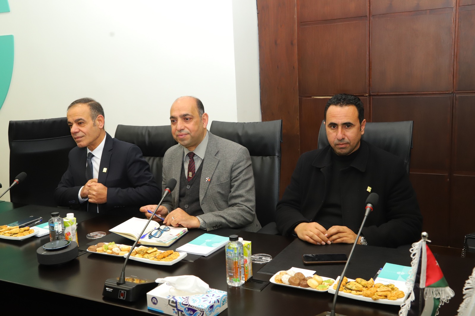 Madar Al-Saa Images 0.941134775954781