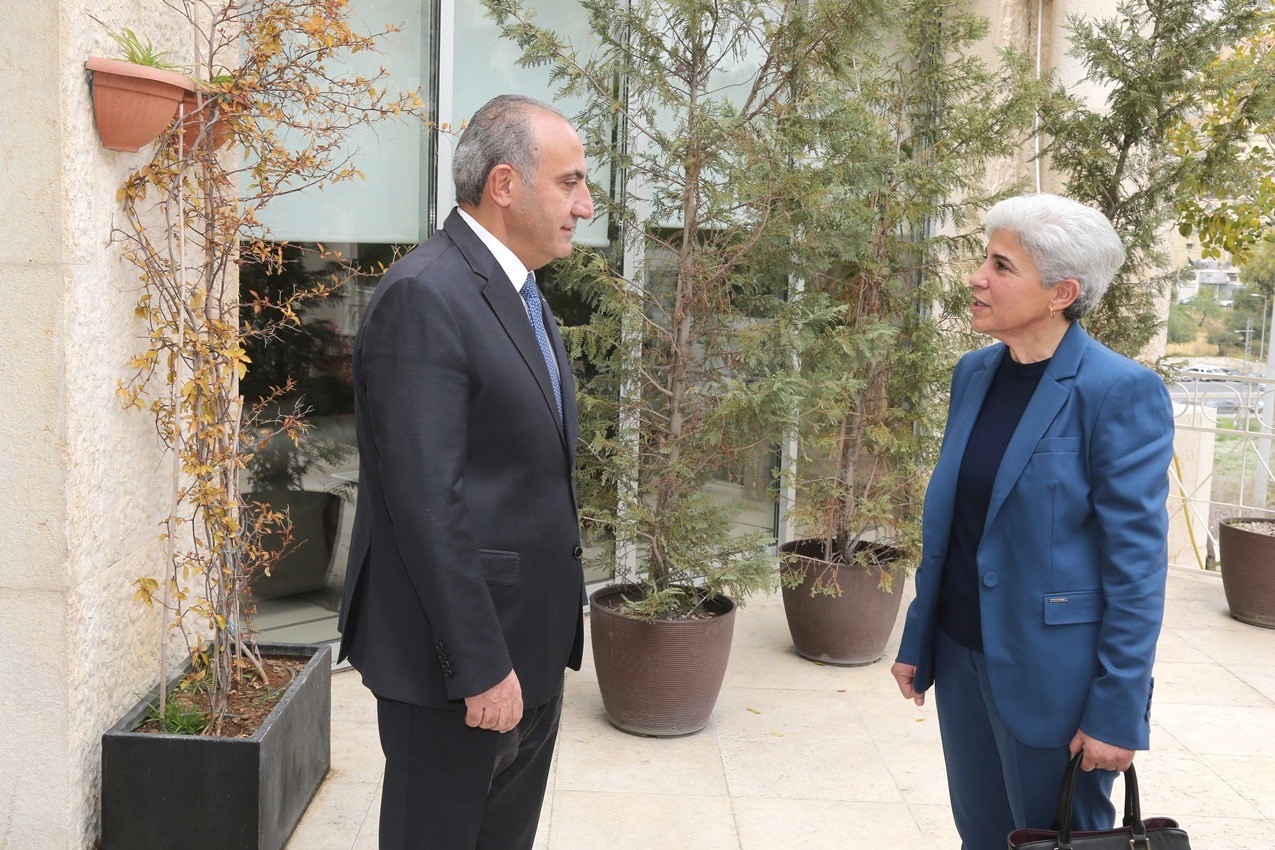 Madar Al-Saa Images 0.28494262332289444