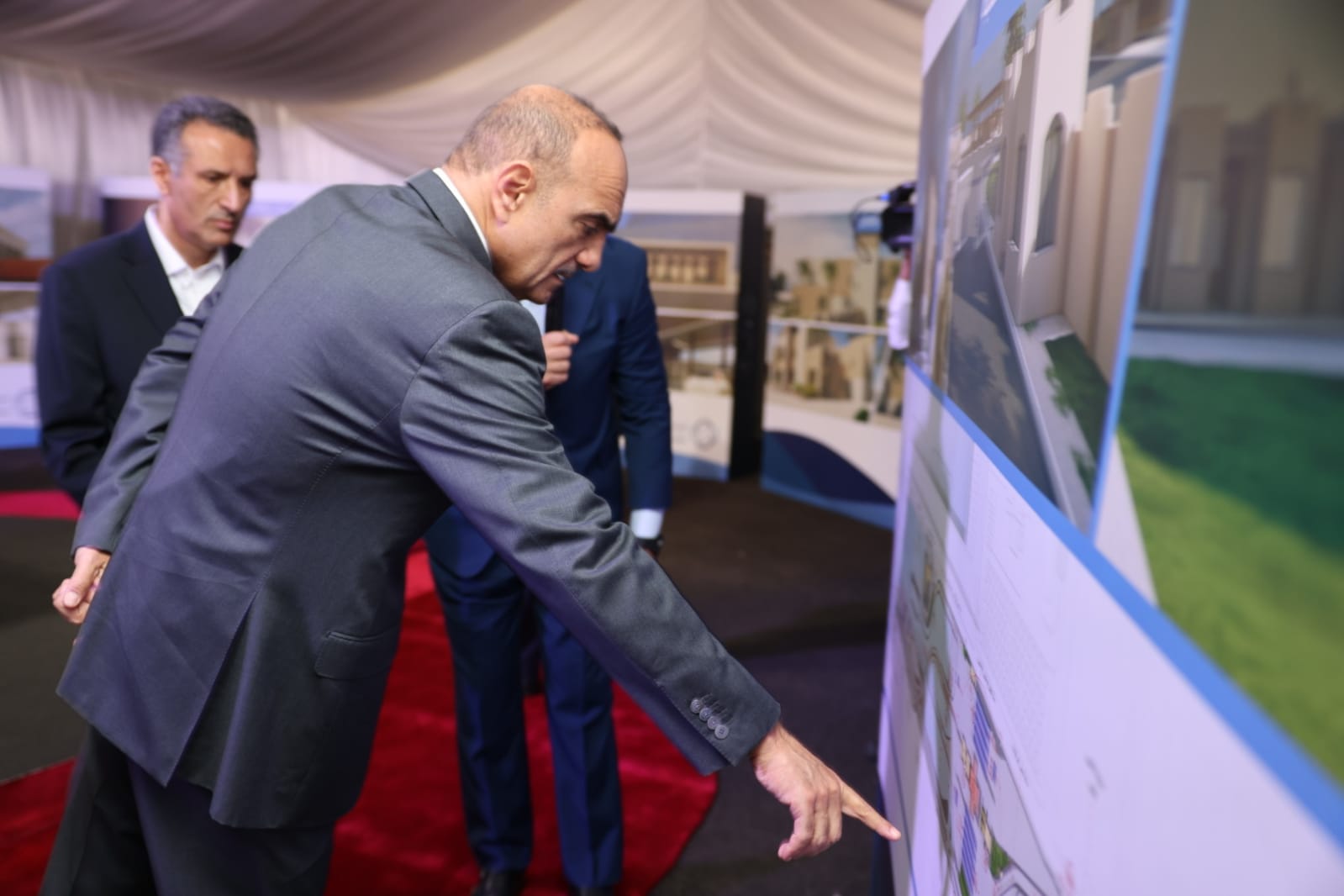 Madar Al-Saa Images 0.4419195981644237