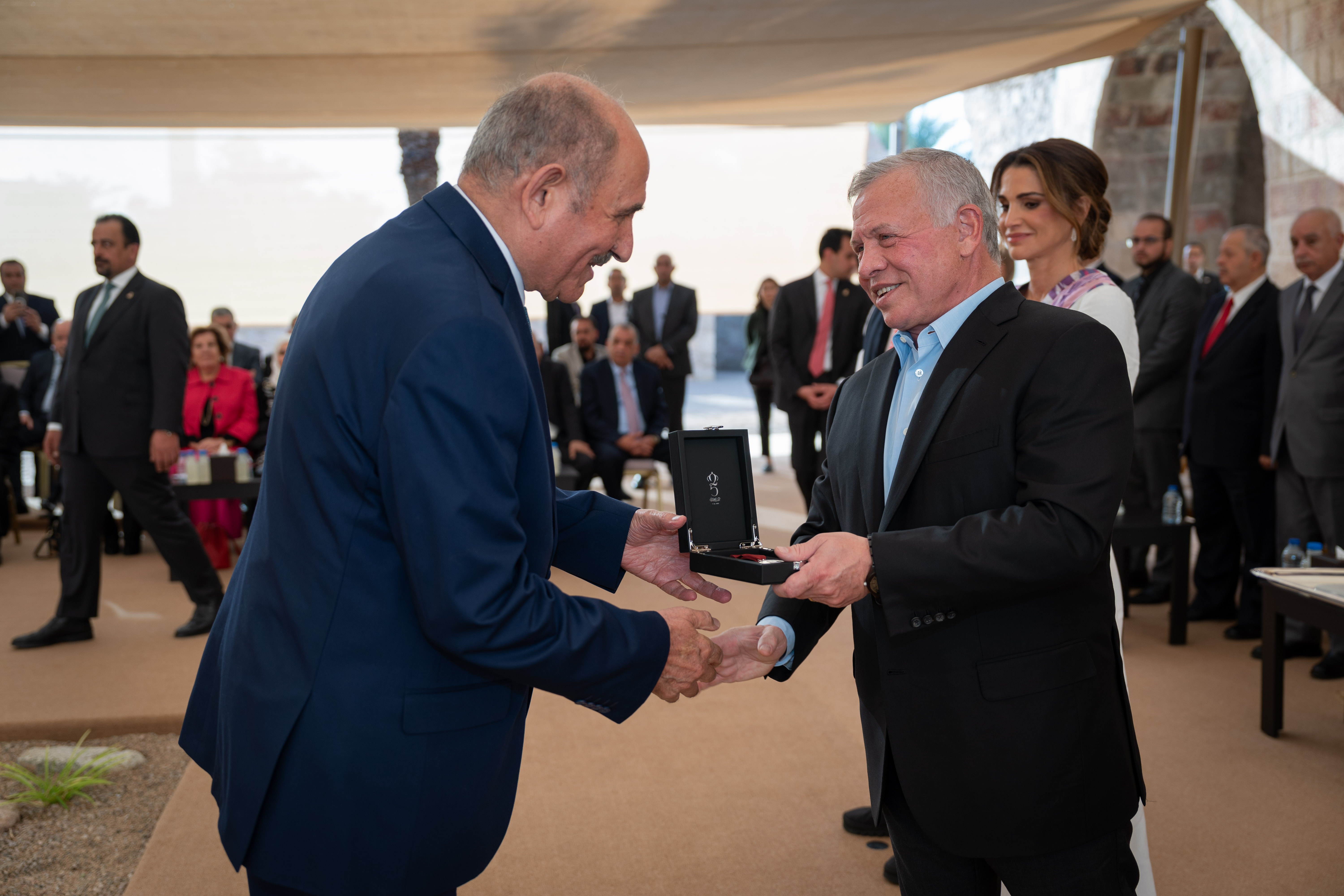 Madar Al-Saa Images 0.11608531114742915