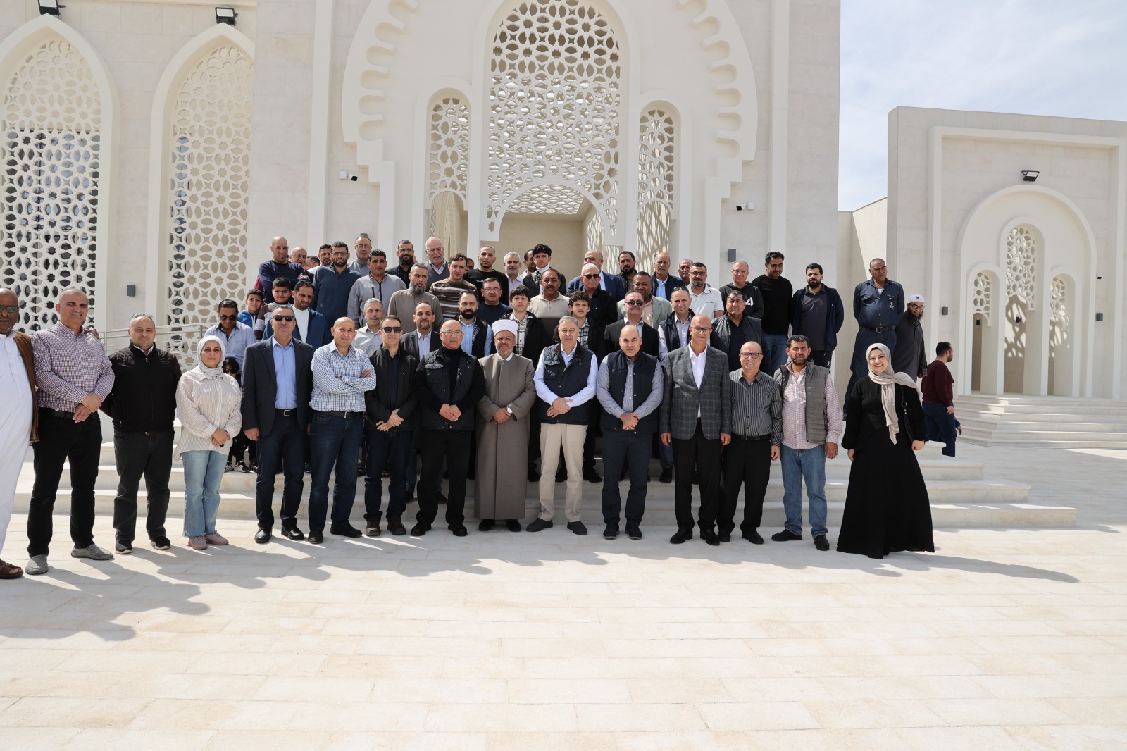 Madar Al-Saa Images 0.6668569133673421