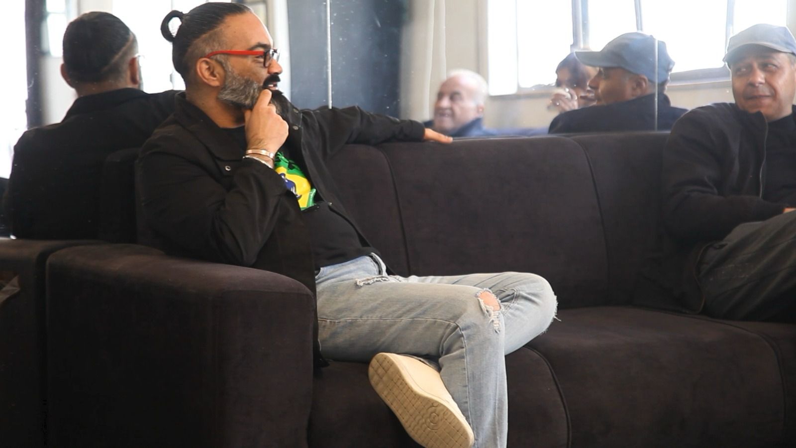 Madar Al-Saa Images 0.9359711679828484