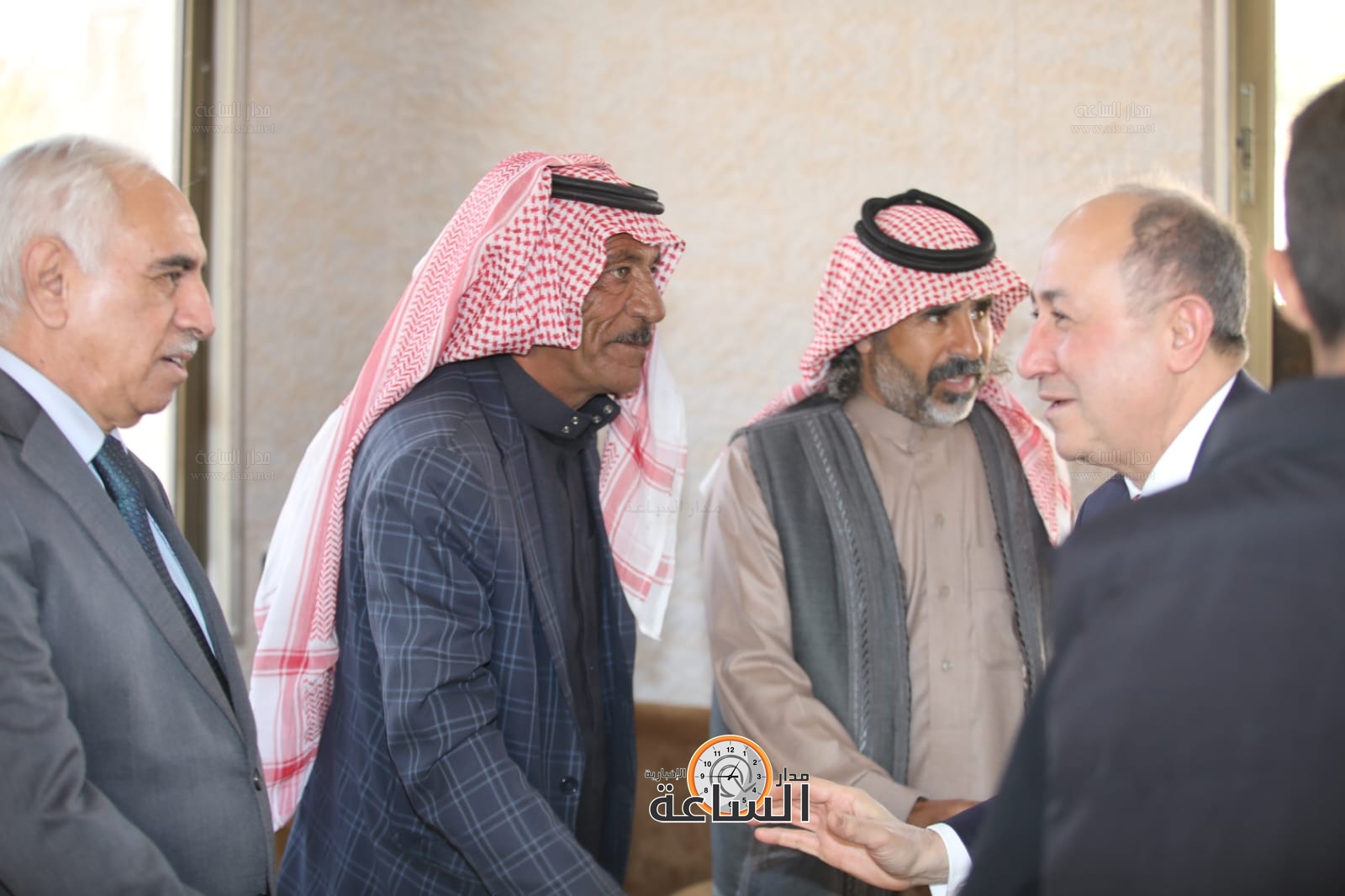 Madar Al-Saa Images 0.612065385102865