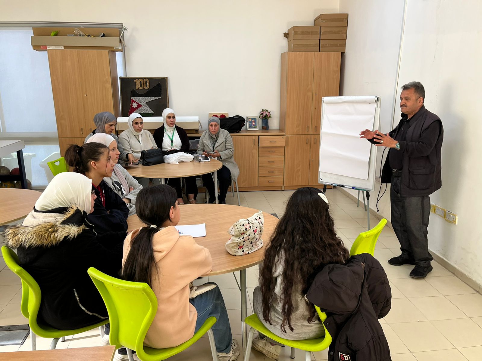 Madar Al-Saa Images 0.2958779914176092