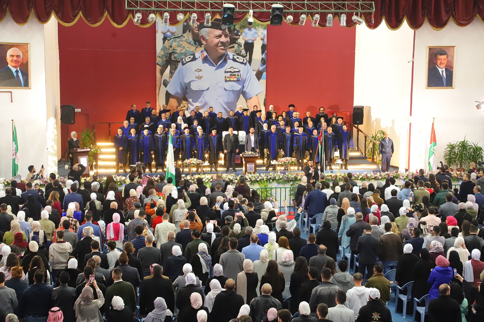 Madar Al-Saa Images 0.05975075530056739