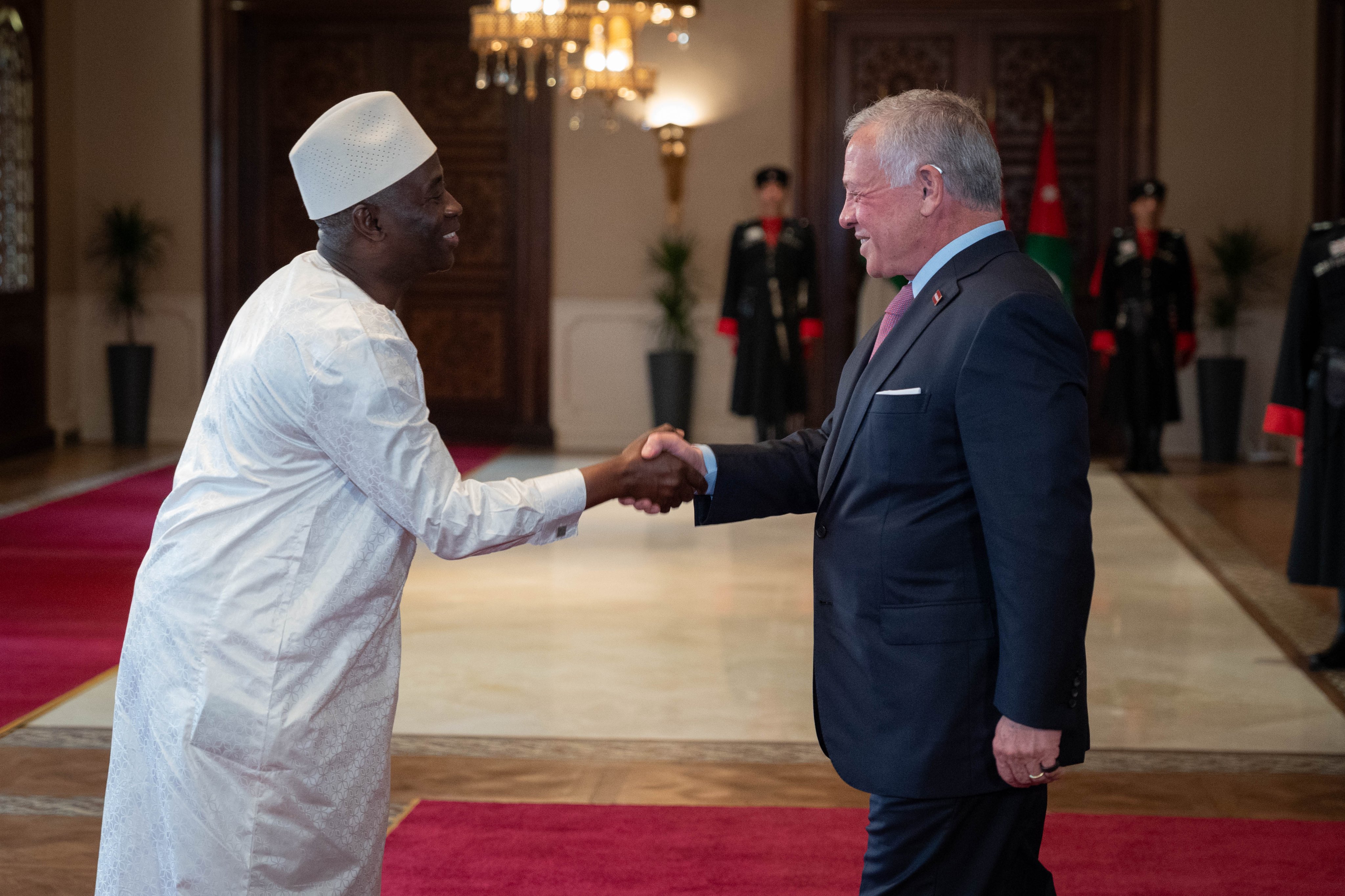 Madar Al-Saa Images 0.0827780690947626